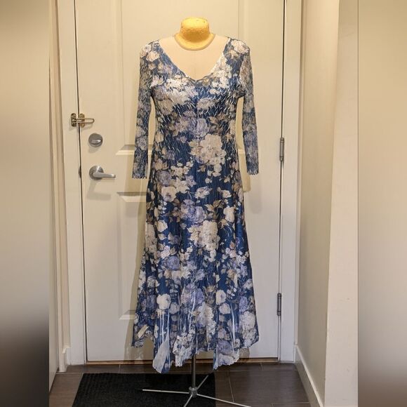 EUC Komarov XL Lace Sleeve Charmeuse and Chiffon Cocktail Dress in Casablanca - Picture 5 of 16